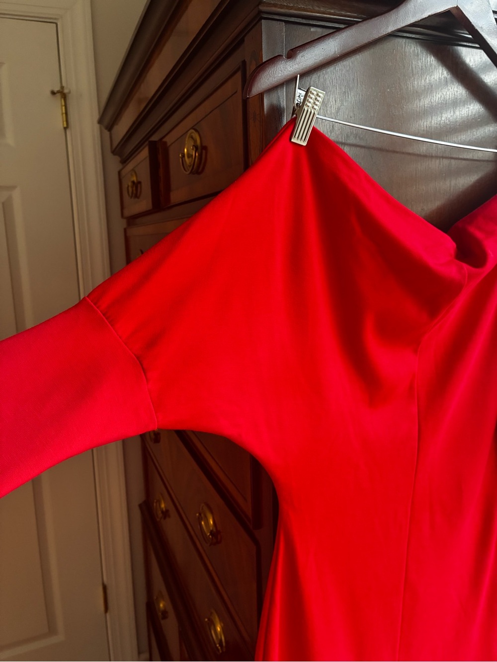 Fashion Nova Very Classy Off Shoulder Midi Dress Red NWT Size Small - Picture 7 of 8